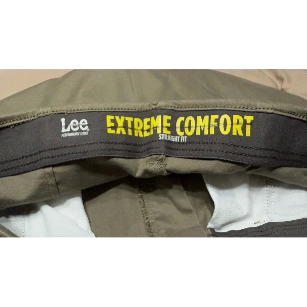 Lee X-Treme Comfort‎ Mens 30x32 Straight Leg Flat Front Pants Tan Khaki